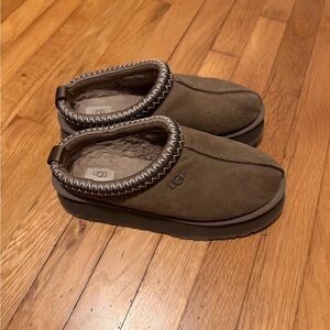 UGG  brown Slip-On Tasman Platform